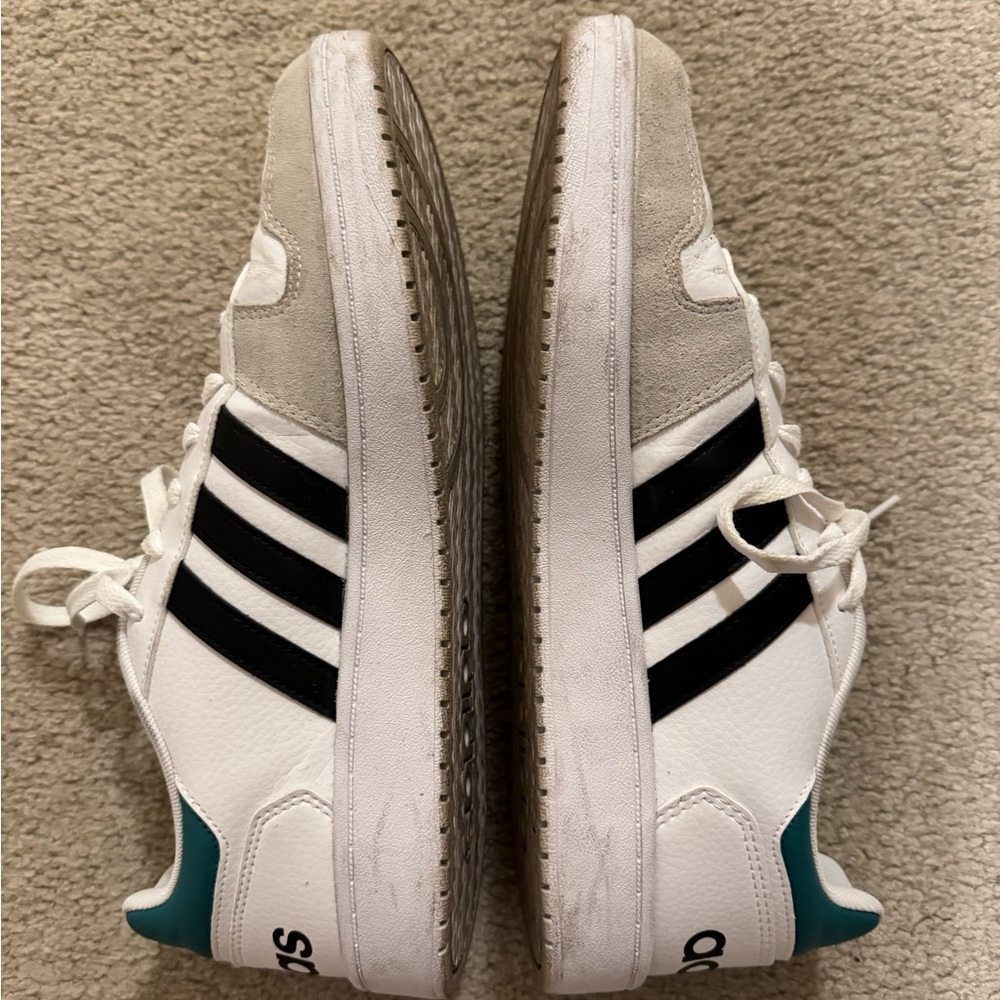 Adidas Sneakers